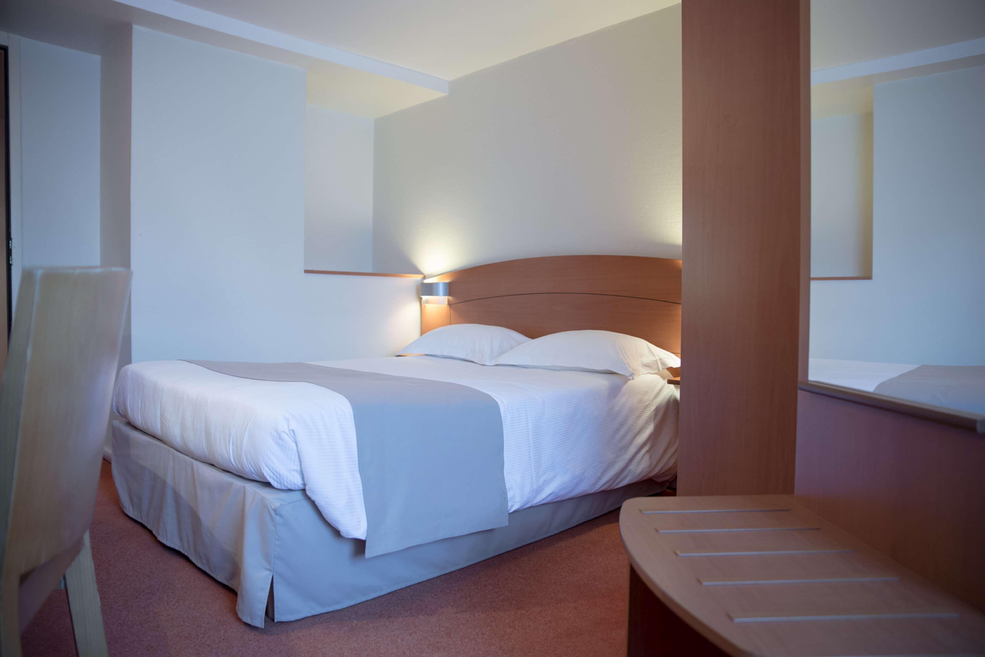 Kyriad Rennes Nord Hotel Экстерьер фото