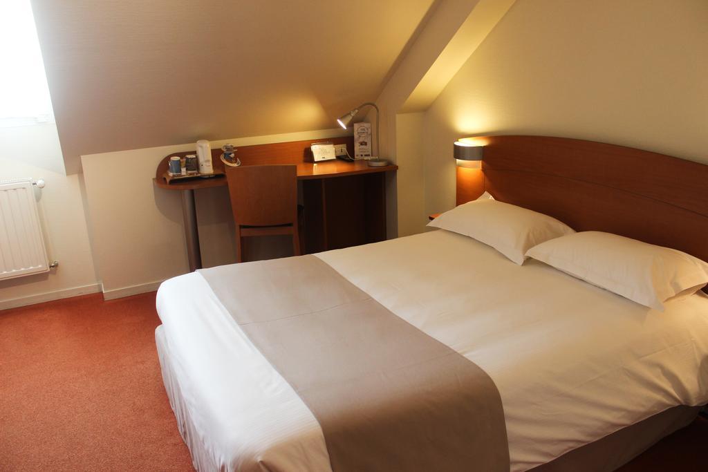 Kyriad Rennes Nord Hotel Экстерьер фото